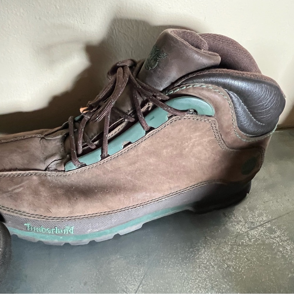 Timberland Brown Nubuck Boot with Green Accents